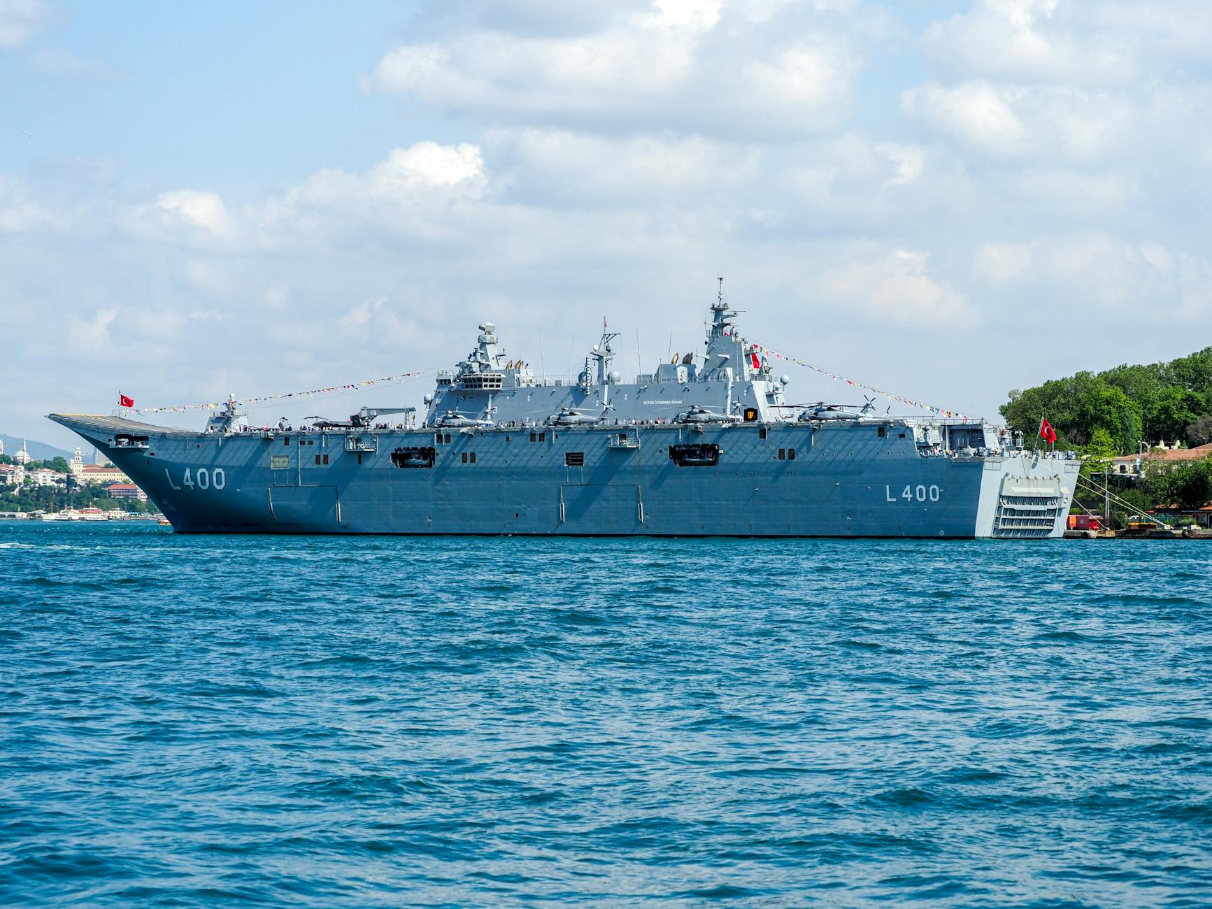 US Navy warship Persian Gulf